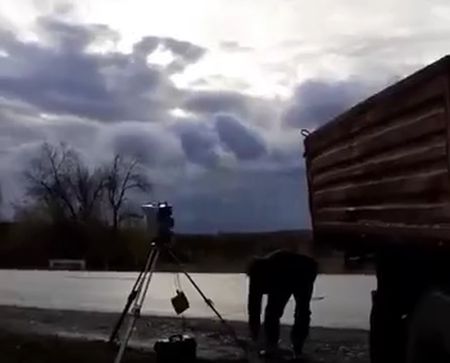 Зацепил камеру