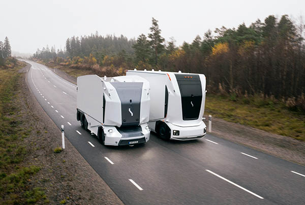 Беспилотный грузовик T-pod вышел на работу!