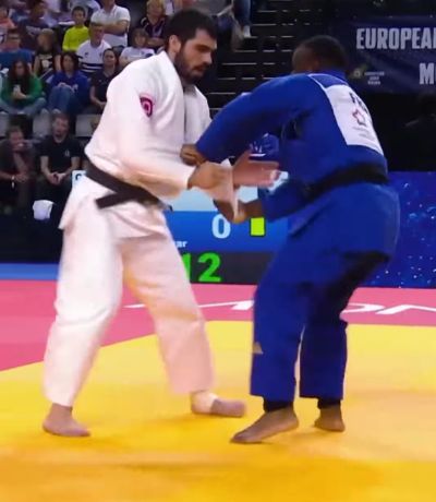 Поднял что бы бросить