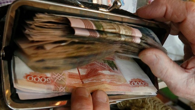 Росстат раскрыл статистику о доходах российских граждан за период с января по ноябрь 2023 года. Согласно данным, средний доход в России достиг 70728 рублей