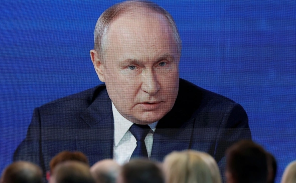 Путин дал задание правительству работать над ростом реальных доходов граждан России