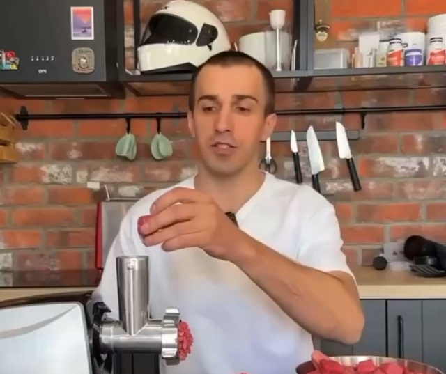 Как выбрать лучшую мясорубку: отвечает эксперт