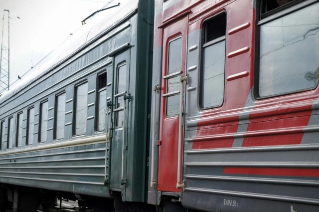 Не хватило билетов на юг: пассажиры возмущены и требуют от РЖД запретить выкупать купе целиком