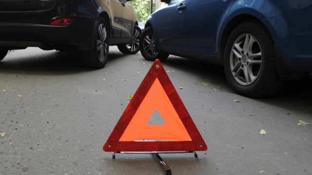 Помощник судьи заработал на автоподставах 35 млн рублей