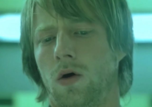 Так представляли новые мобильные телефоны в 2006-м