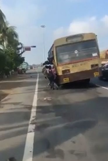 Школьный автобус в Бангладеш