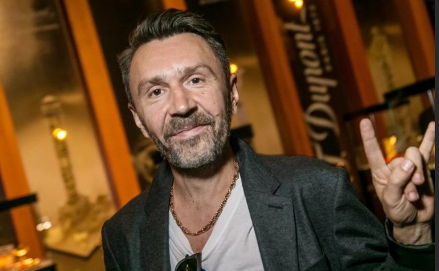 Сергей Шнуров исполнит "Песню про зайцев"