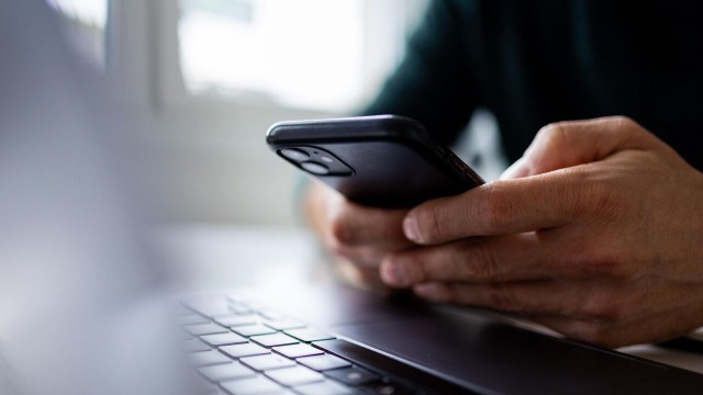 РИА Новости предупредили граждан России о мошенничестве, связанном с открытками с расширением gift