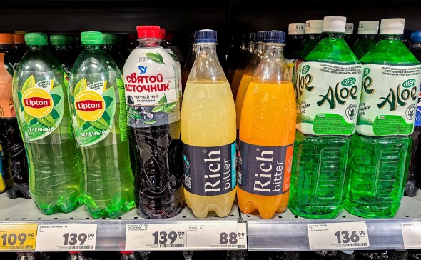 "Коммерсантъ": В 2025 году ожидается рост цен на безалкогольные напитки