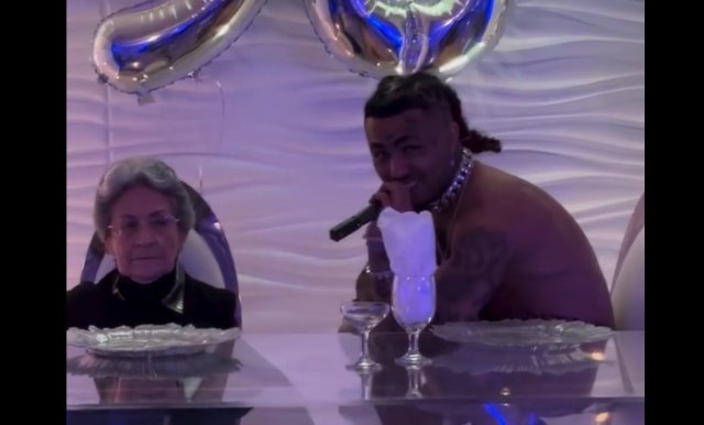 Lil Pump зачитал рэп для своей 90-летней бабушки