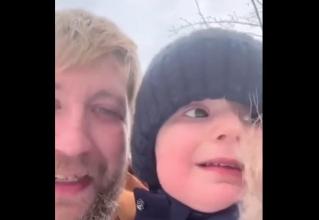Лепим снеговика с папой