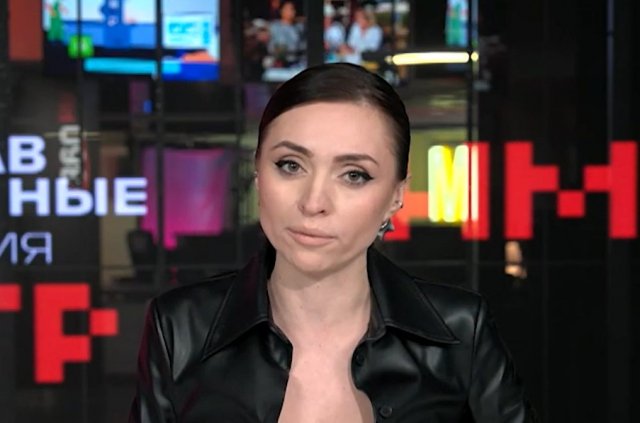 Ведущая Екатерина Малашенко и непредсказуемая пуговица