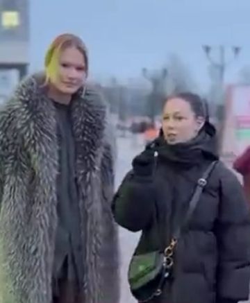 В Минске у прохожих спросили: «Что хочет каждая девушка?» и «Чего хочет каждый мужчина?»