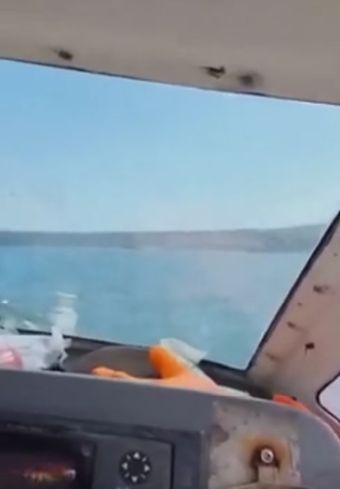 Рыбаку повезло, что его заметили