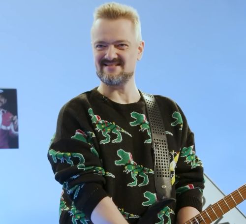 Почему «Happy New Year» вовсе не праздничная песня