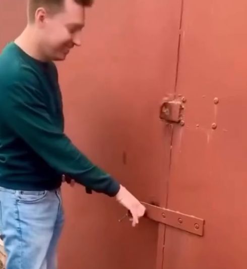 Без смазки дверь оживает