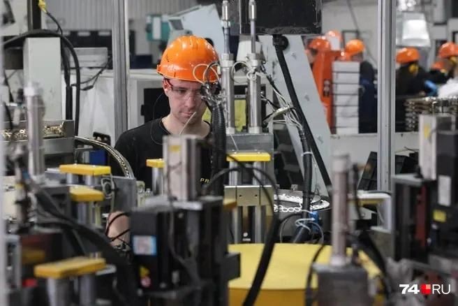 Минтруд: до 2032 года России потребуется около 3 млн рабочих и операторов станков