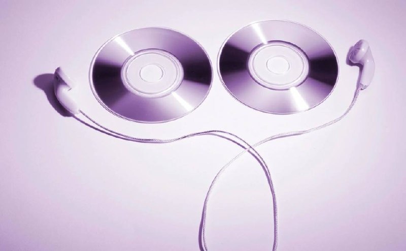 В России вырос спрос на кассетные магнитофоны, CD-плееры и пленочные фотоаппараты