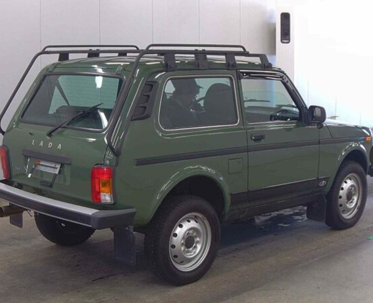 В Японии на аукционе заметили Ниву 2017 года дороже нового Jimny
