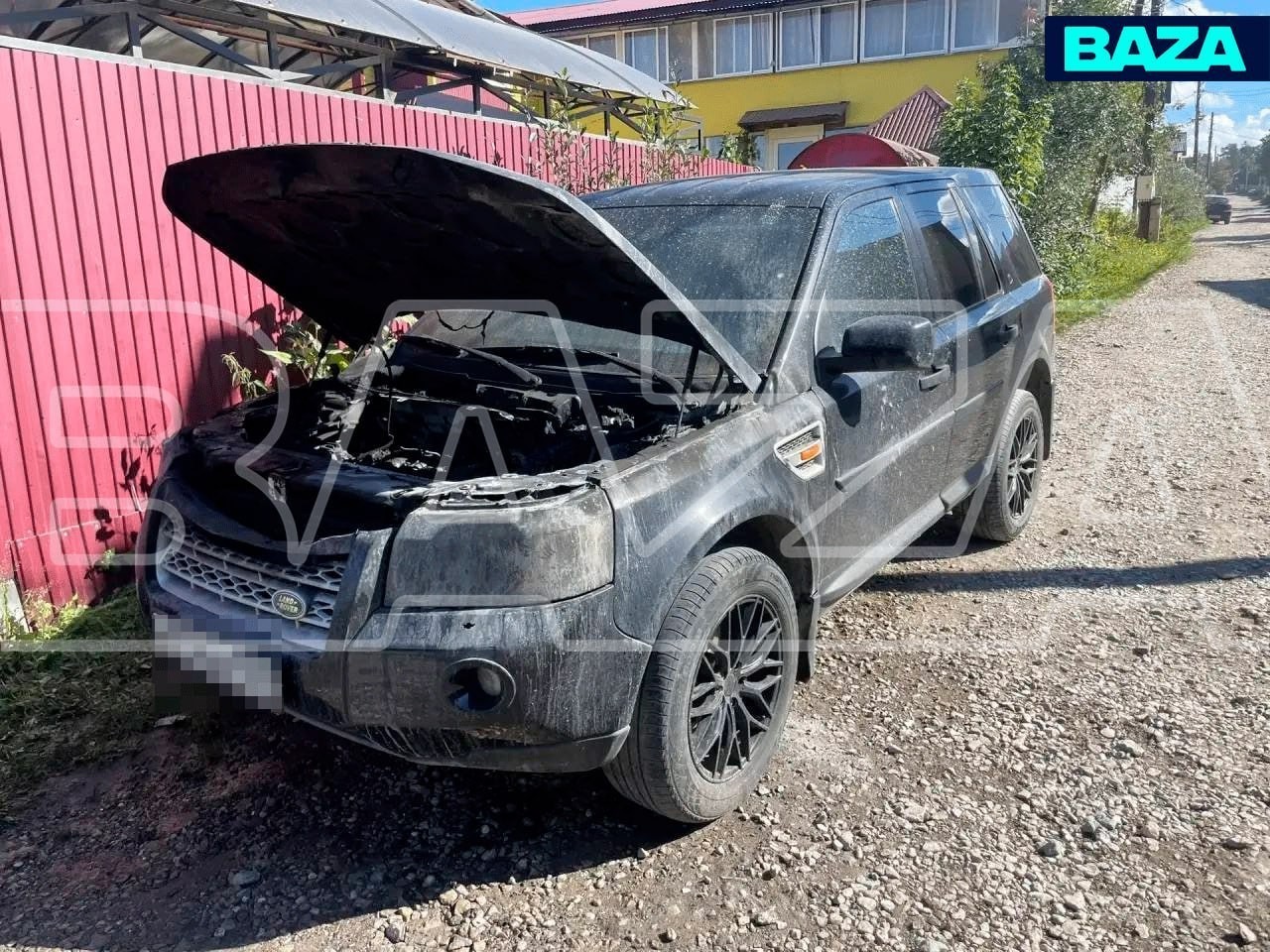 Житель Перми купил Land Rover за 800 тысяч и сжег его по дороге домой