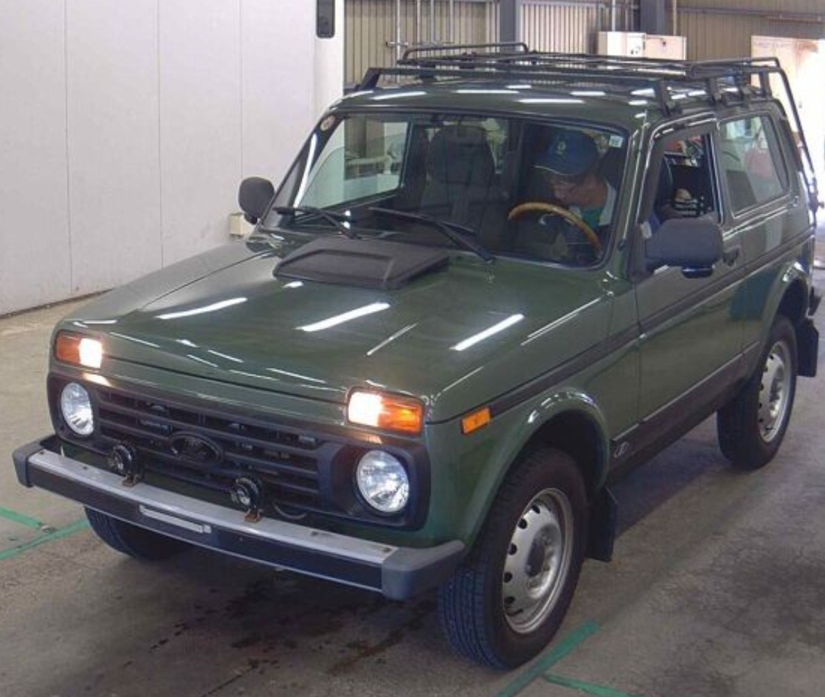 В Японии на аукционе заметили Ниву 2017 года дороже нового Jimny