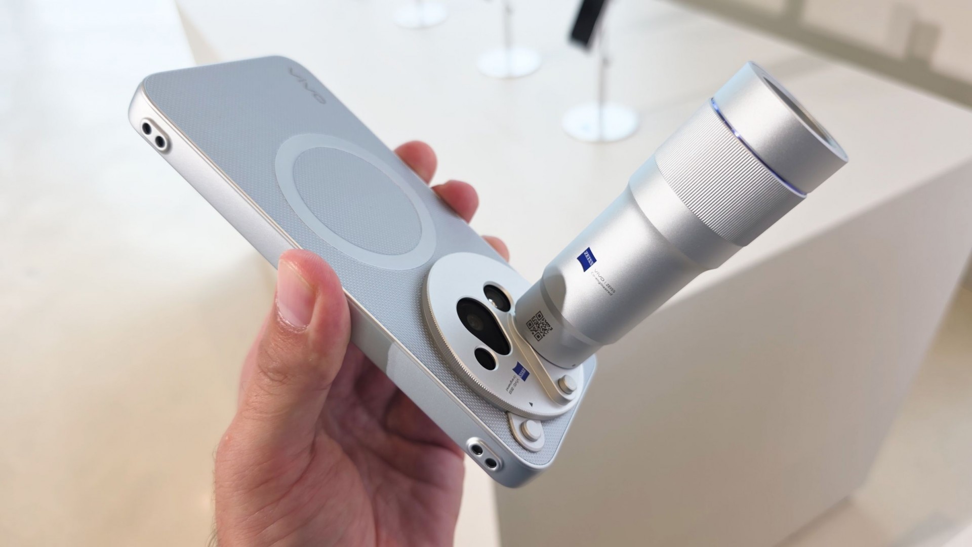 vivo представила камерофоны X500 Pro и X500 Pro Max с ценой до $1950