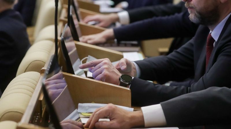 В Госдуму внесли законопроект о переименовании Петербурга в Ленинград и Волгограда в Сталинград