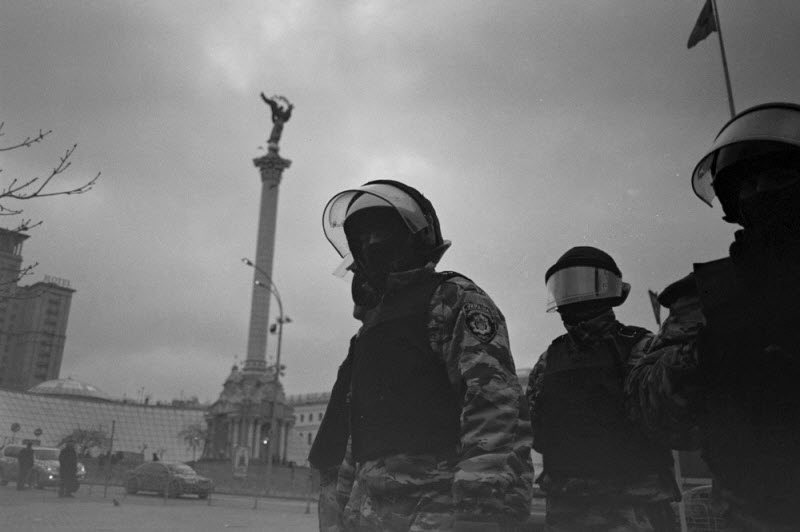 Полуголые девушки, Майдан и социальные сцены в объективе Романа Бордуна