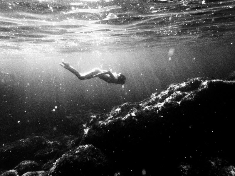 Обнаженные молодые девушки в фотопроекте Кейт Беллм «Подводный мир»