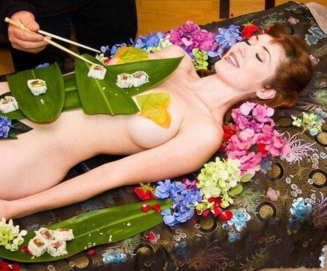 Забавные и пикантные фото с девушками