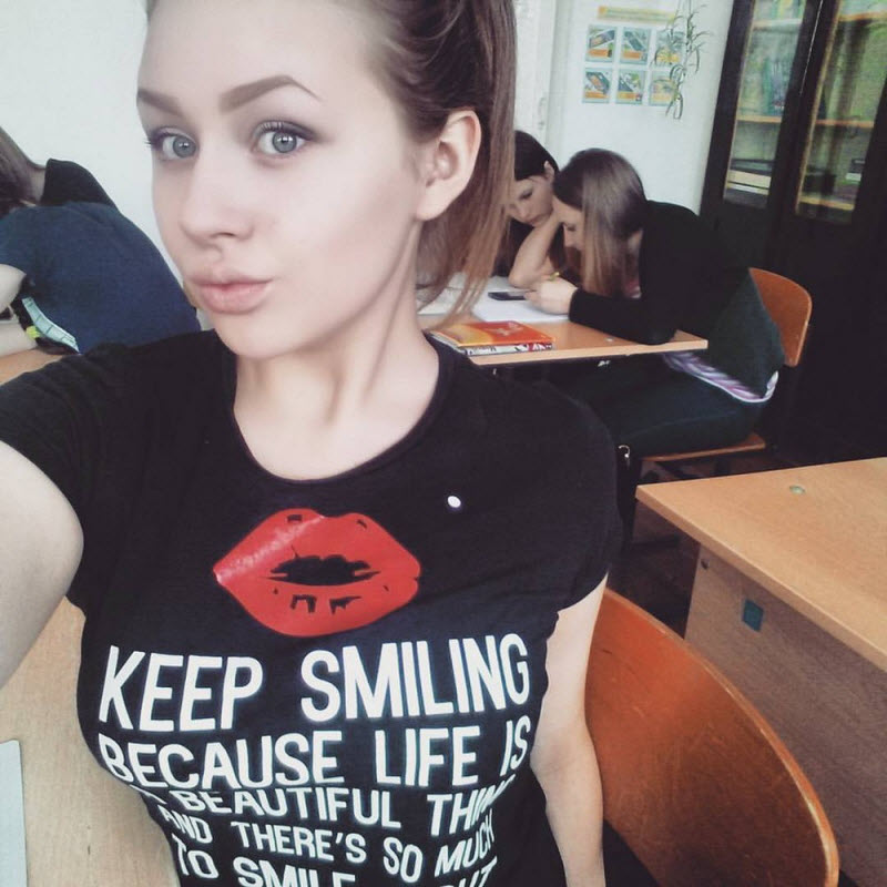 Фото девушек из социальных сетей