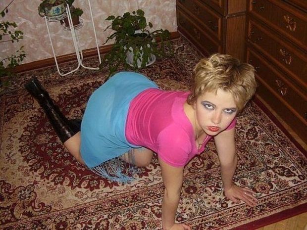 Девушки с коврами