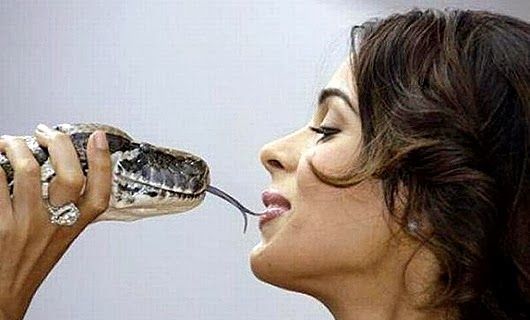 Двадцать мифов о женщинах (19 фото) Двадцать мифов о женщинах (19 фото)