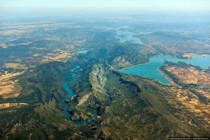 Земля из окна самолета в 2013 году Земля из окна самолета в 2013 году