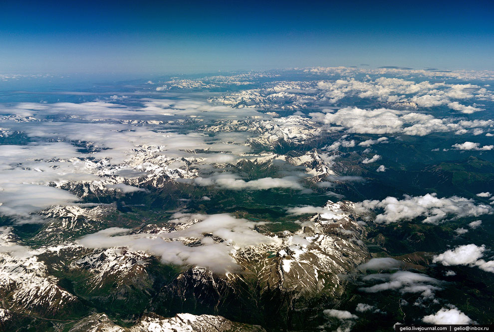 Земля из окна самолета в 2013 году Земля из окна самолета в 2013 году