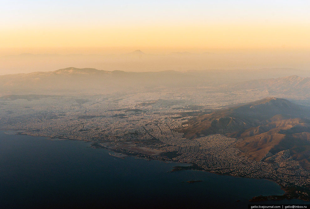 Земля из окна самолета в 2013 году Земля из окна самолета в 2013 году