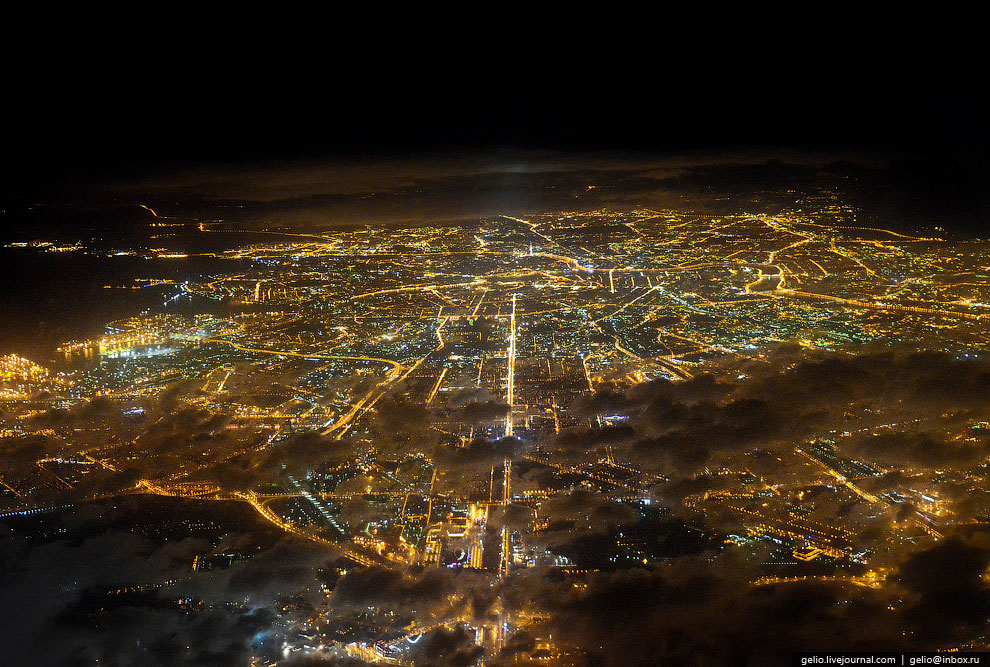 Земля из окна самолета в 2013 году Земля из окна самолета в 2013 году