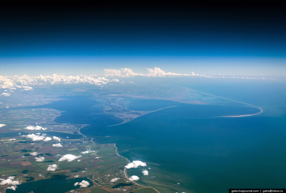 Земля из окна самолета в 2013 году Земля из окна самолета в 2013 году
