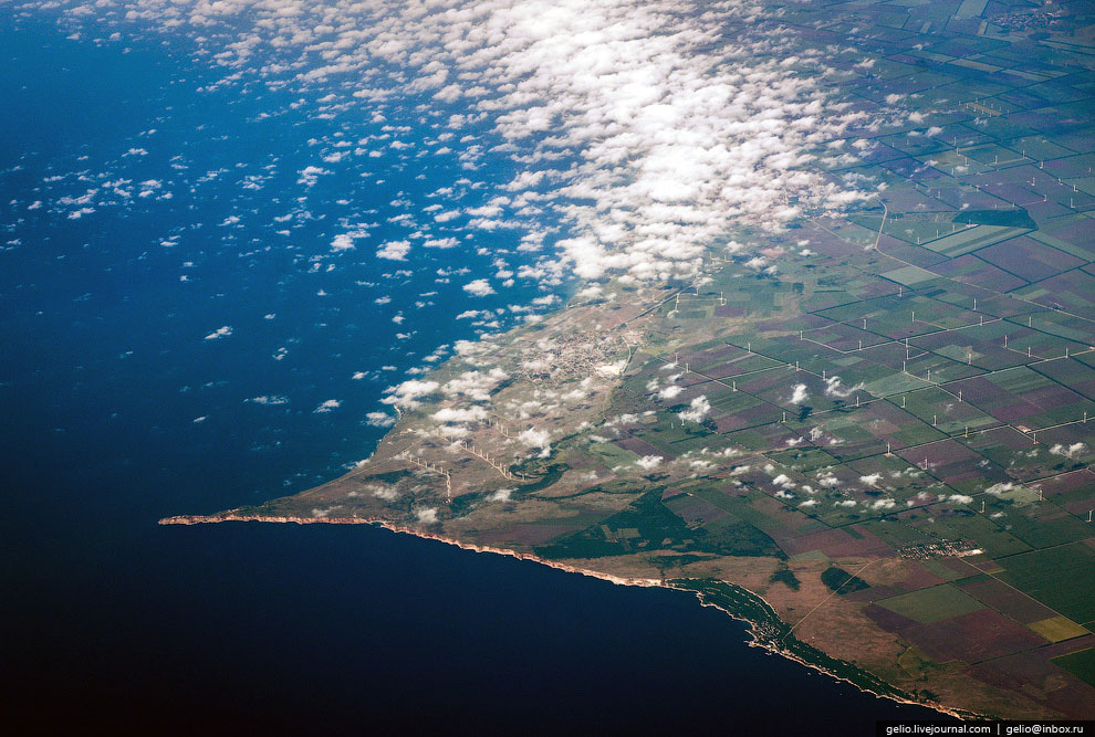 Земля из окна самолета в 2013 году Земля из окна самолета в 2013 году