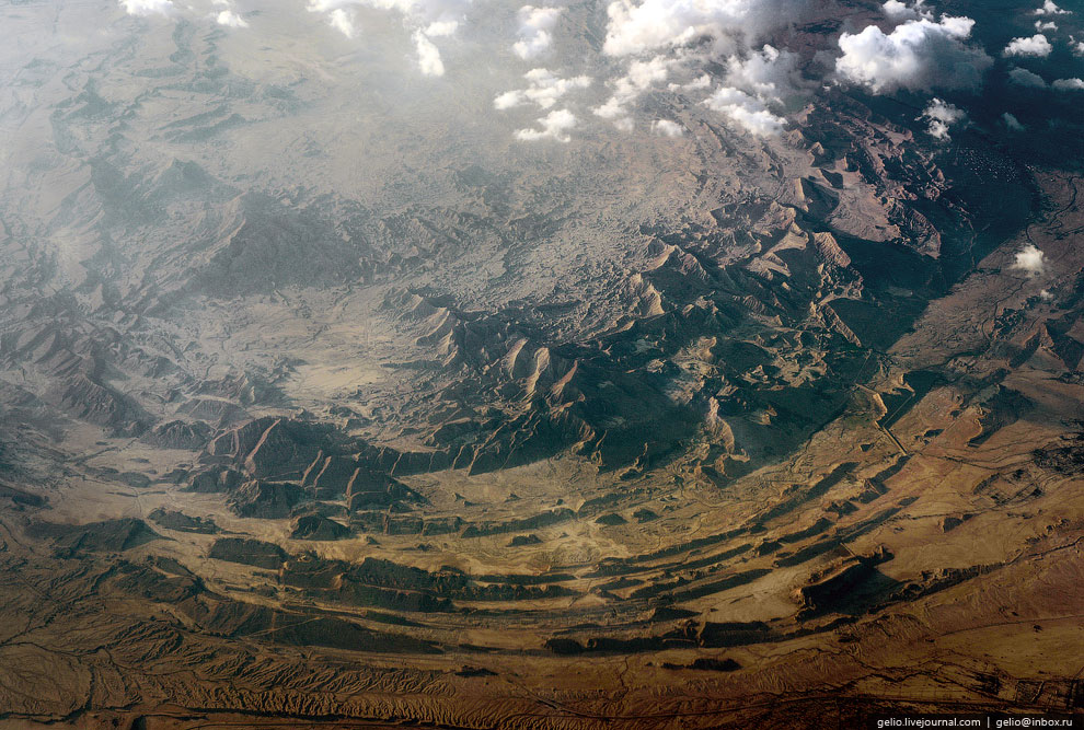 Земля из окна самолета в 2013 году Земля из окна самолета в 2013 году