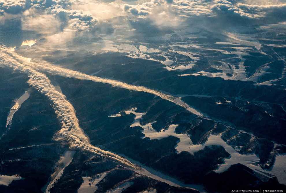 Земля из окна самолета в 2013 году Земля из окна самолета в 2013 году