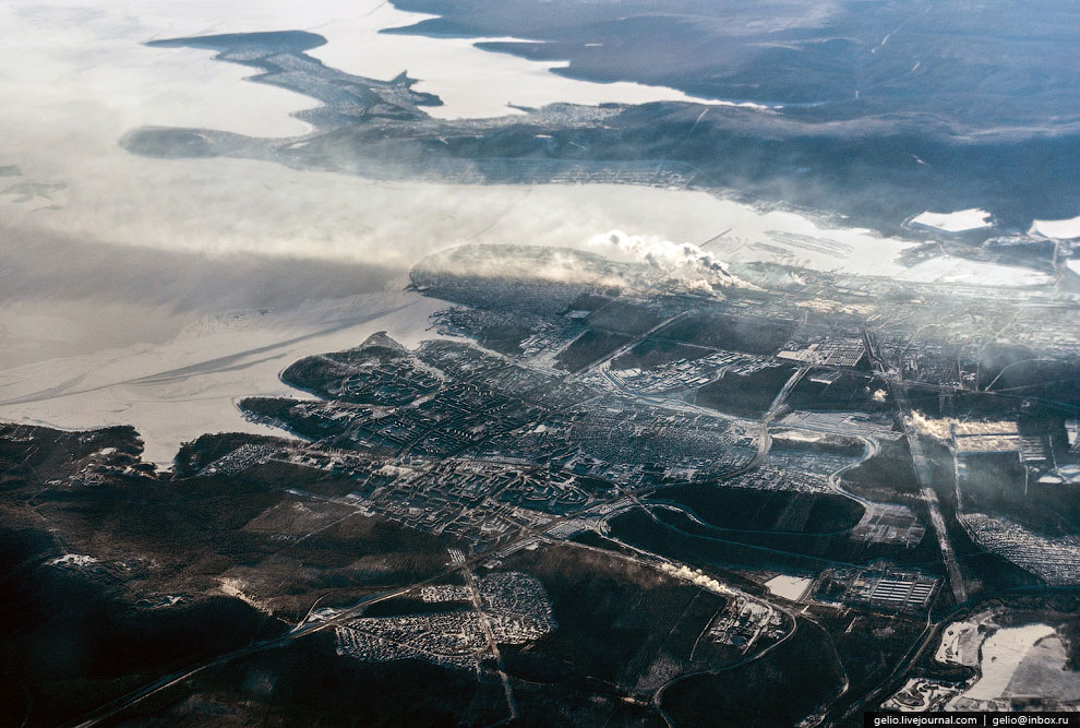 Земля из окна самолета в 2013 году Земля из окна самолета в 2013 году