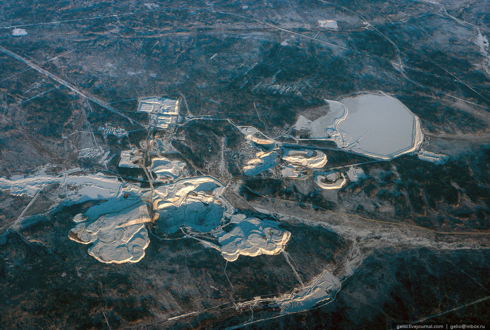 Земля из окна самолета в 2013 году Земля из окна самолета в 2013 году