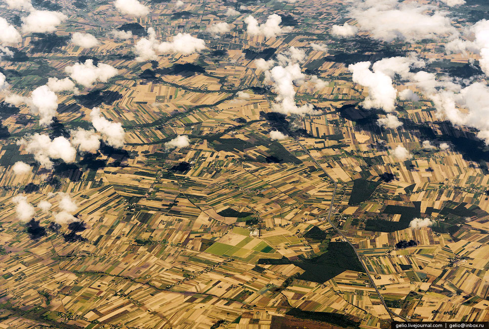 Земля из окна самолета в 2013 году Земля из окна самолета в 2013 году