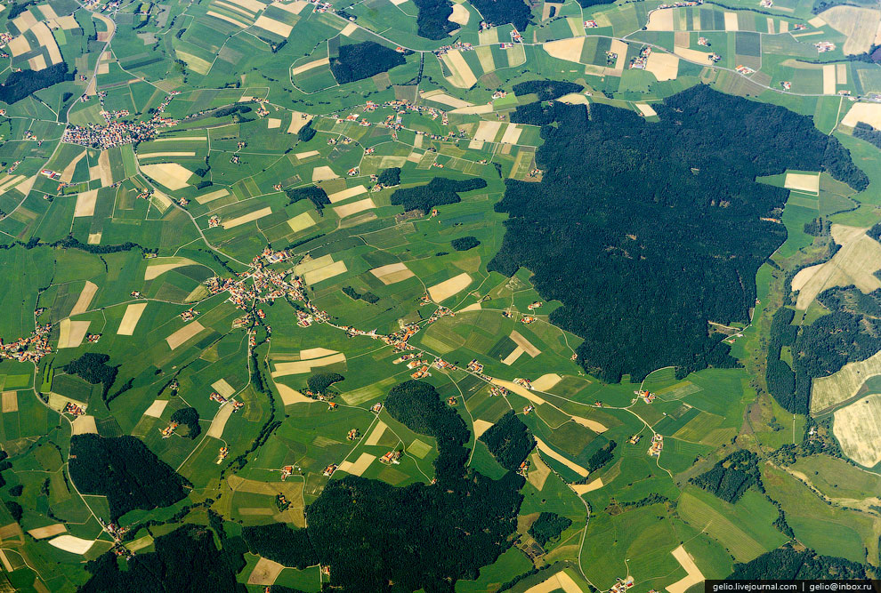 Земля из окна самолета в 2013 году Земля из окна самолета в 2013 году