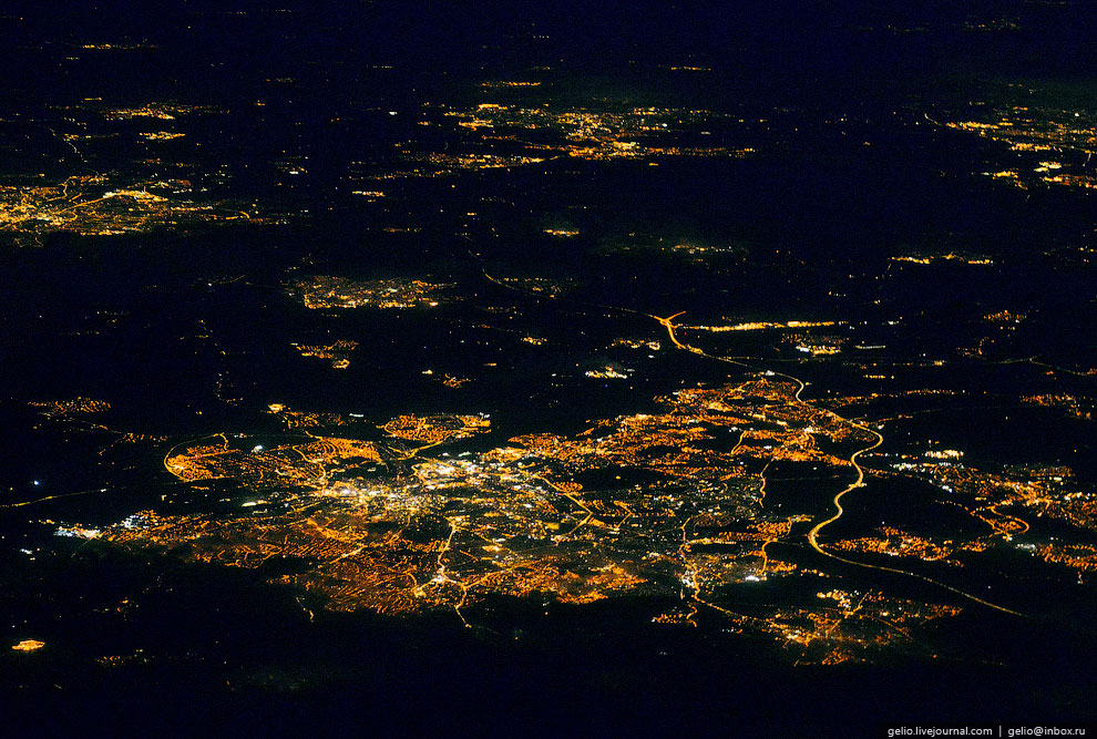 Земля из окна самолета в 2013 году Земля из окна самолета в 2013 году