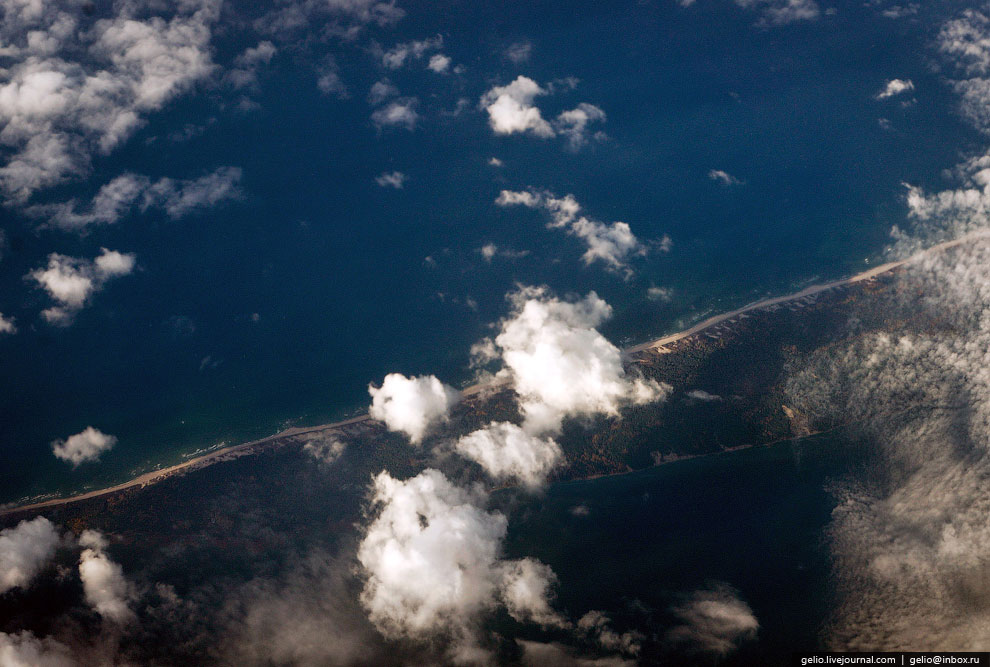 Земля из окна самолета в 2013 году Земля из окна самолета в 2013 году
