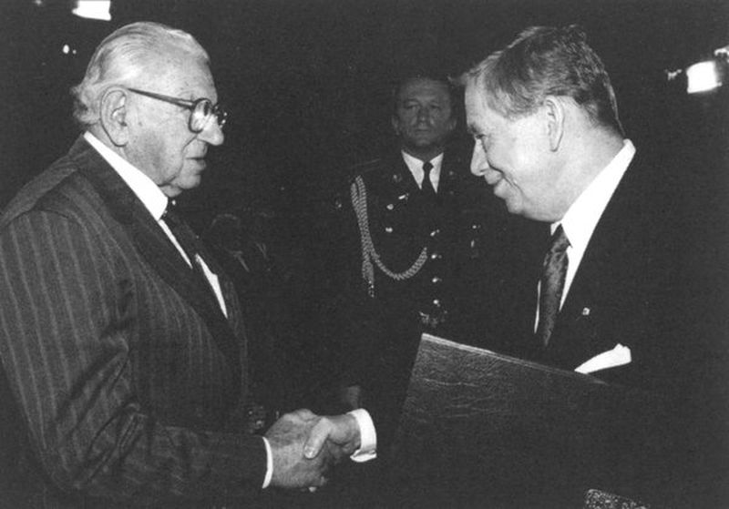 Сэр Николас Уинтон — спас от смерти 669 детей и никому не рассказал об этом Сэр Николас Уинтон — спас от смерти 669 детей и никому не рассказал об этом