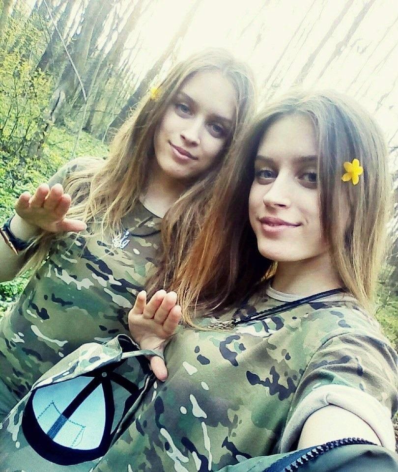 Правые девчонки