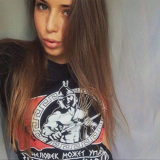 Правые девчонки